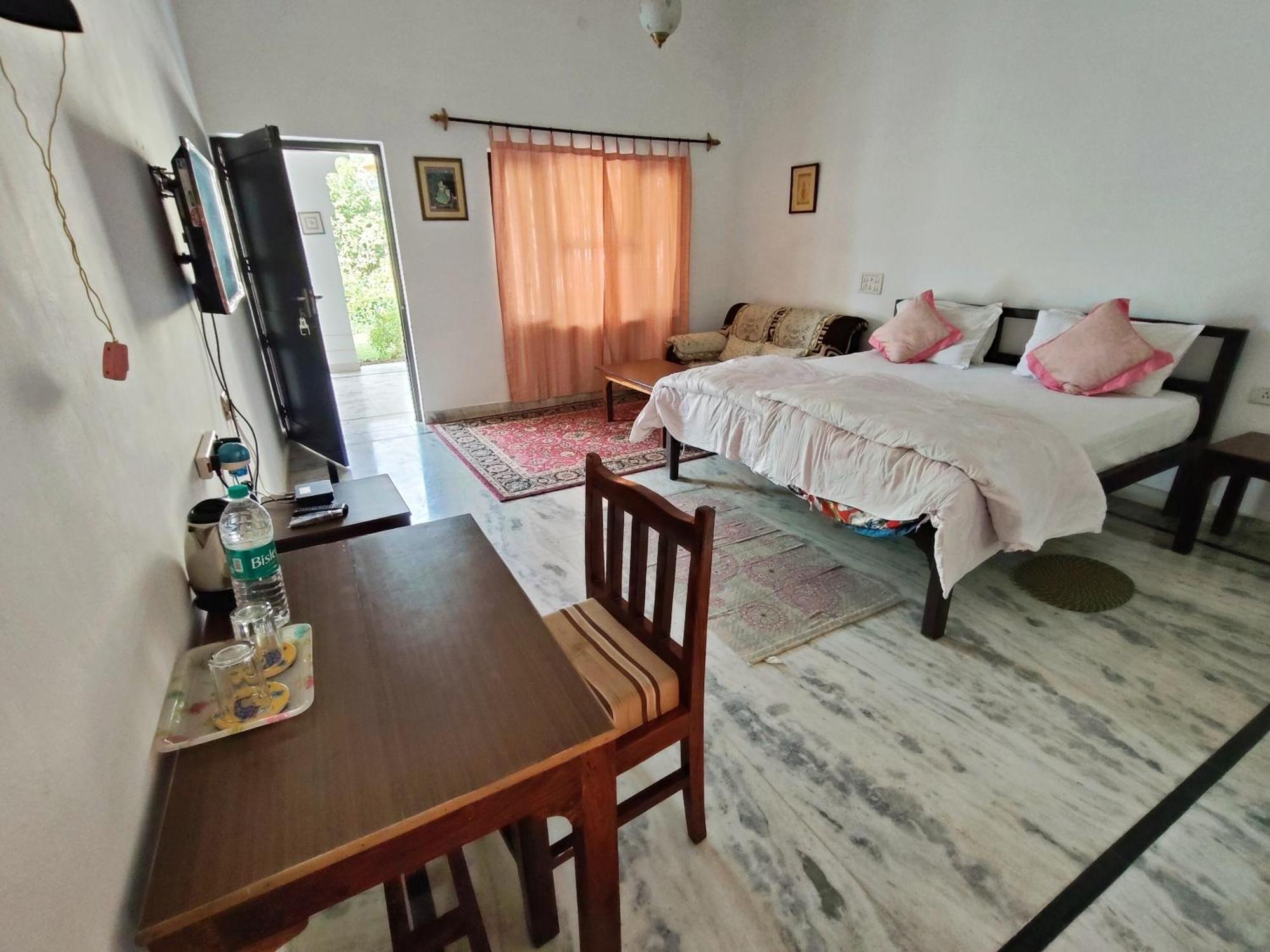 Royal Farm Bharatpur Apartment Стая снимка